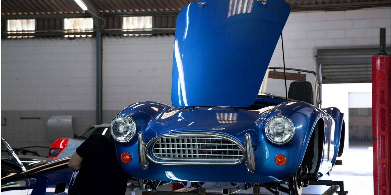Electric AC Cobra fires up British Motor Show