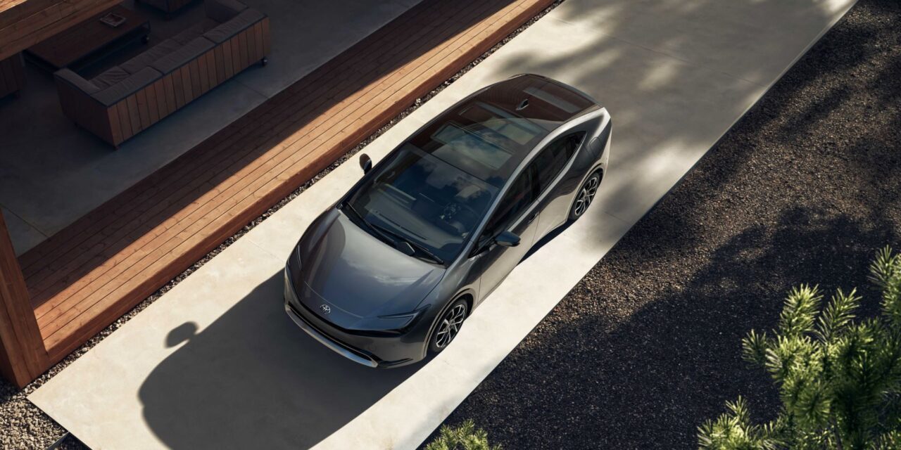 Toyota redesigns Prius for better styling and performance