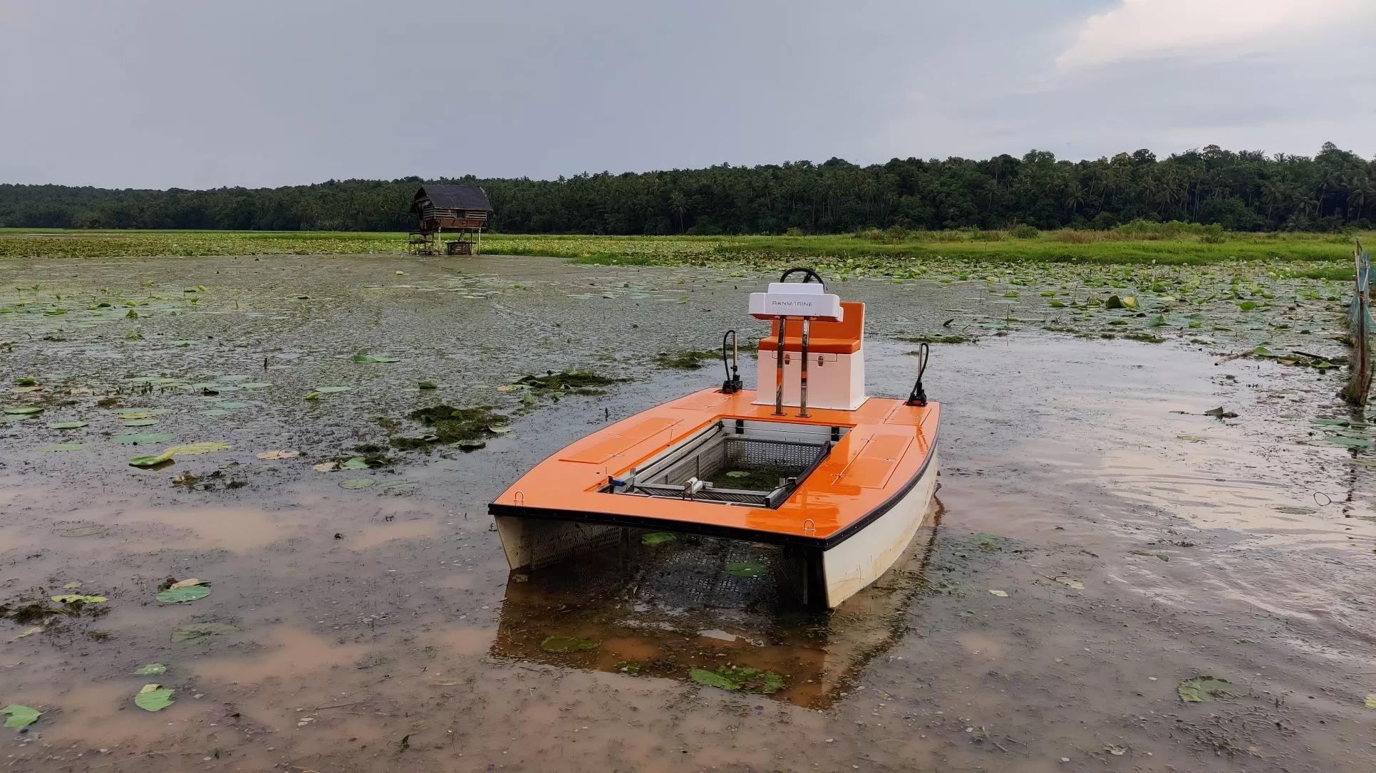 RanMarine Technology shows first electric harvesting vessel to fight  waterway pollution - Futurride