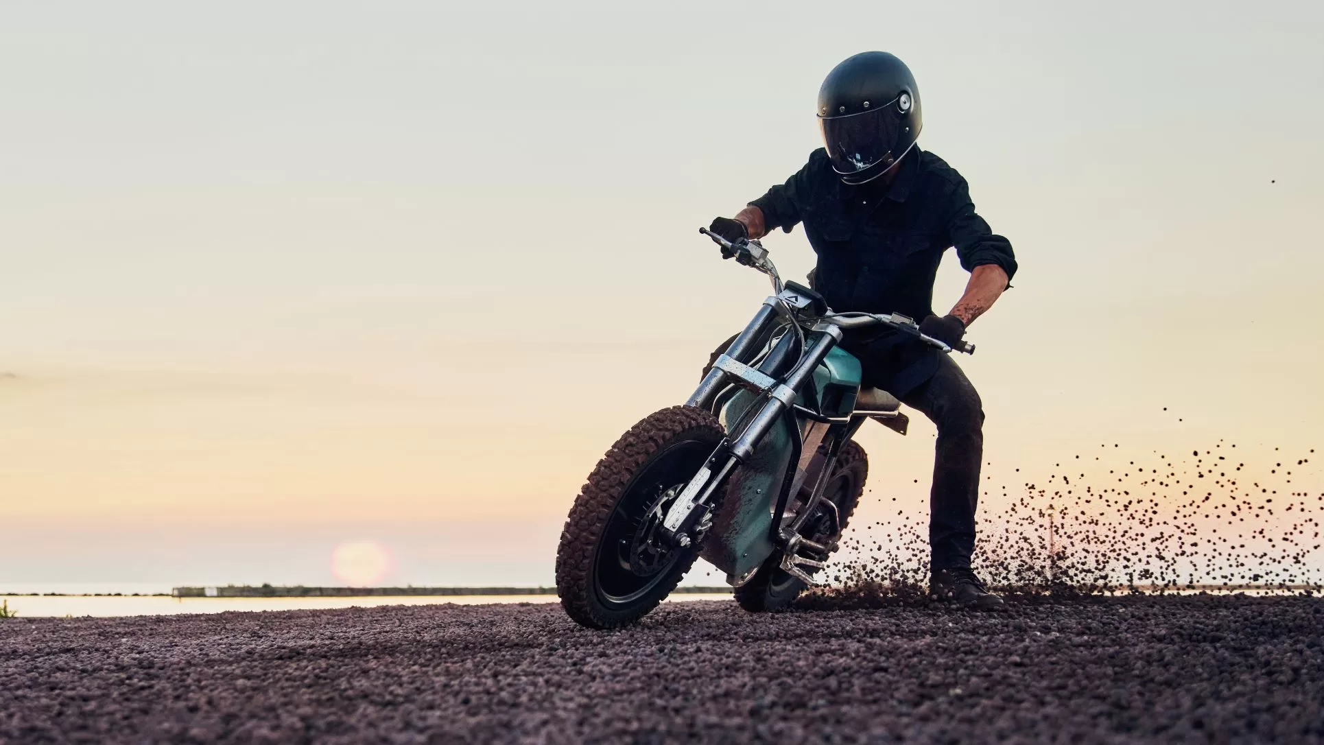 DISTRICT SCRAMBLER – LAND MOTO