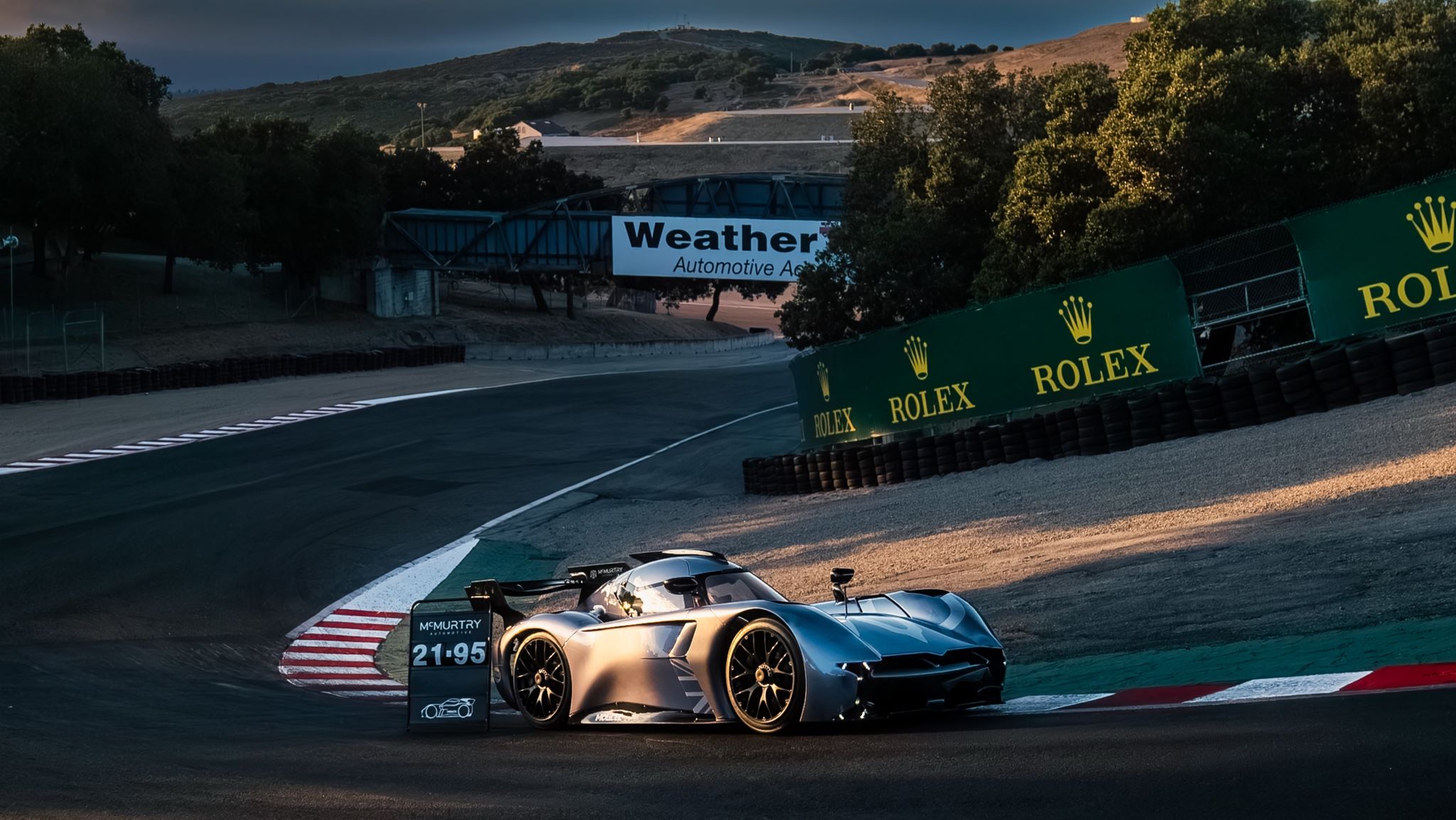 McMurtry electric fan car sets records at Laguna Seca