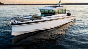 E-lixr's “Pre-lectric” service will initially feature two Axopar vessels.
